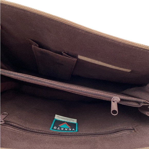 VENETO Logo Bag with Black Handles - Picture 5 of 16